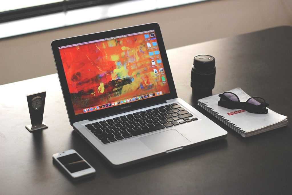 laptop-mockup-business-office-1035345 service, customer